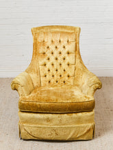 Load image into Gallery viewer, Fairfield 1970’s Regency Vintage Club Chair
