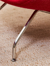 Load image into Gallery viewer, Womb Style Chair
