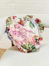 Load image into Gallery viewer, Flower Heart Pillow
