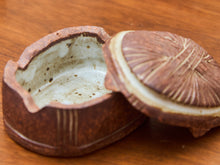Load image into Gallery viewer, Handmade Studio Pottery Lidded Box
