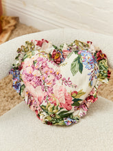 Load image into Gallery viewer, Flower Heart Pillow

