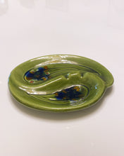 Load image into Gallery viewer, Vintage Ceramic Green Paisley Ashtray
