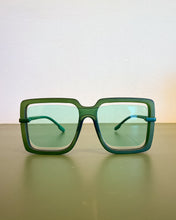 Load image into Gallery viewer, Green Fashion Glasses
