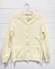 Load image into Gallery viewer, Vintage Cream Sweater with Pockets (M)
