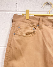 Load image into Gallery viewer, J.Crew Slim Chinos (32x32)
