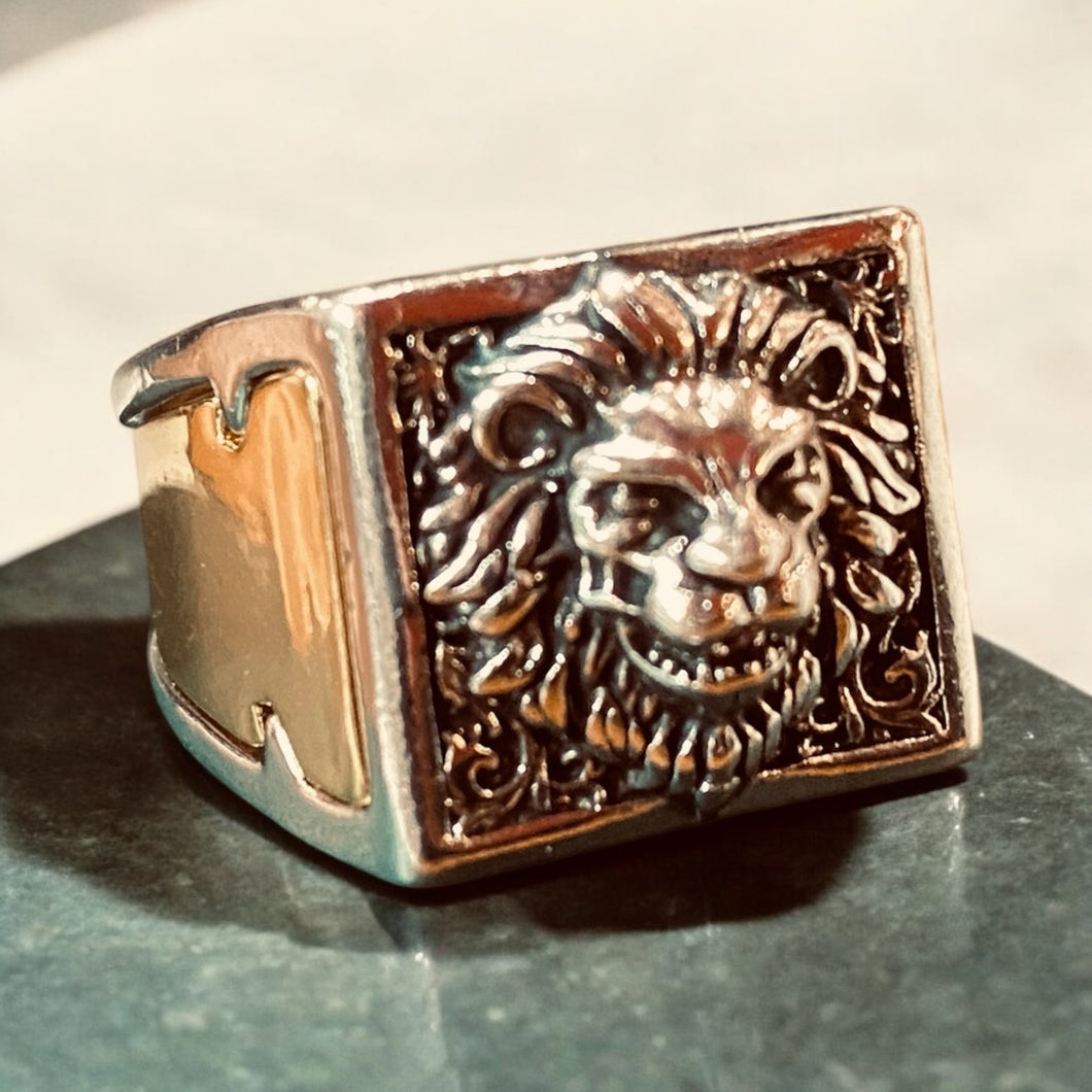 Silver & Gold Tone Lion Head Double Ring with Hidden Compartment