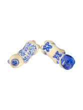 Load image into Gallery viewer, Pair of Blue and White Figures Chopstick Rests
