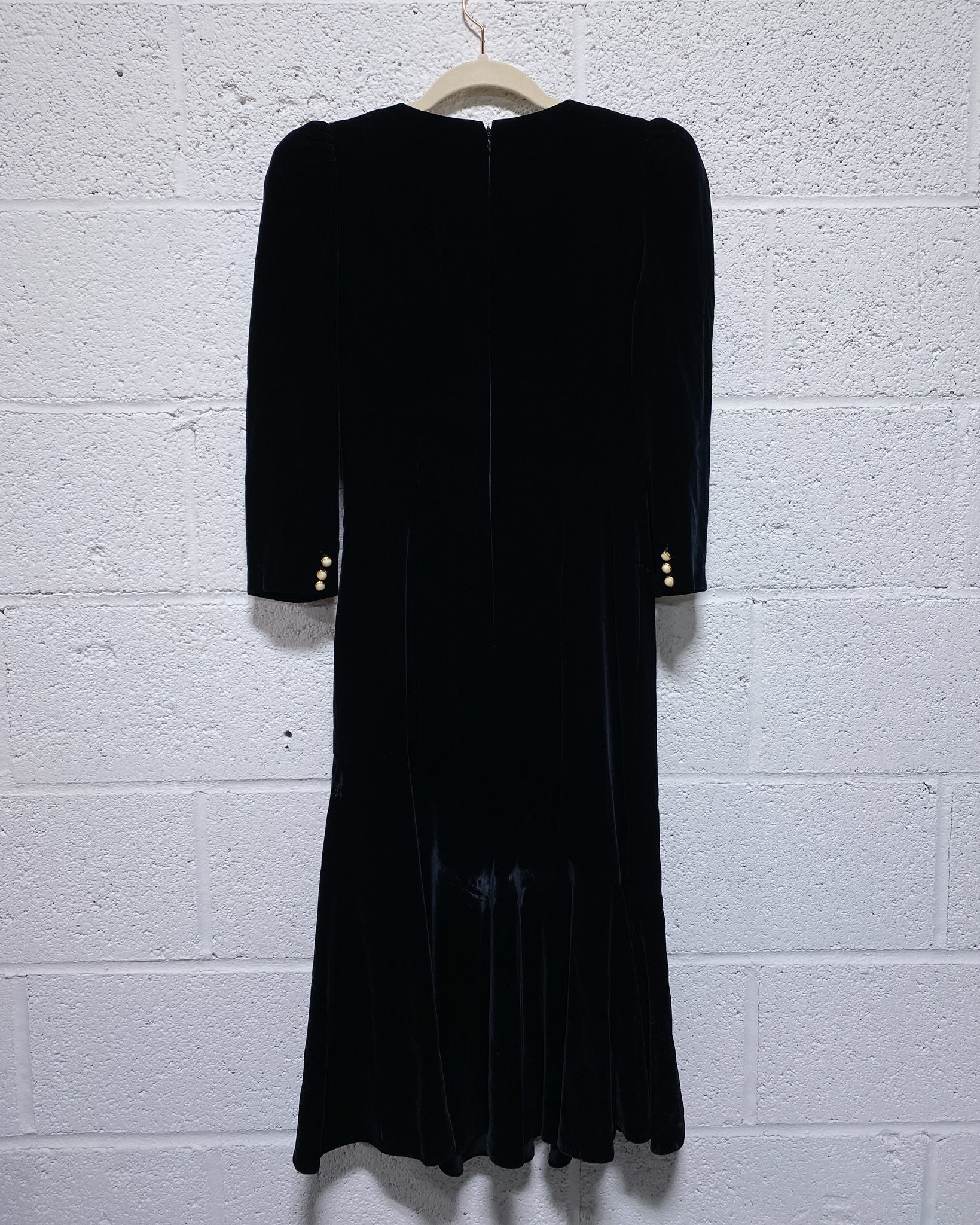 Vintage Black Velvet Dress (9) Sunbeam Vintage Vintage Black Velvet Dress (9) Sunbeam Vintage