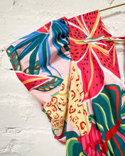 Load image into Gallery viewer, Bright Summery Dress (M)
