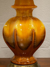 Load image into Gallery viewer, Yellow Ceramic Vintage Lamp
