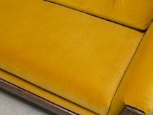 Load image into Gallery viewer, Desmond Sofa 72&quot;
