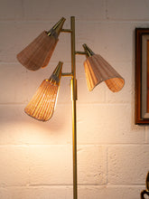 Load image into Gallery viewer, Wicker 3 Headed Lamp
