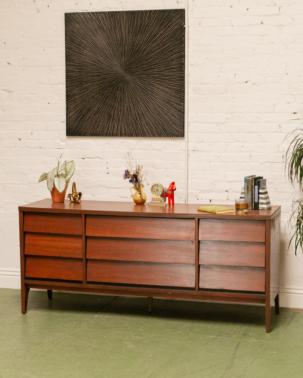 Louvered Drawer 9 Drawer Dresser