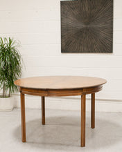 Load image into Gallery viewer, Round Table Set 3 Leaves
