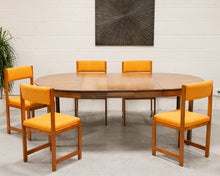 Load image into Gallery viewer, Round Table Set 3 Leaves
