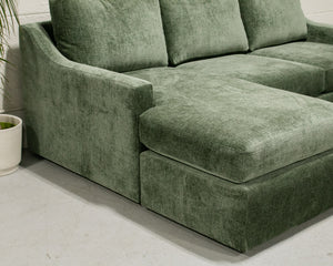 Hauser Sectional Sofa in Zion Forest