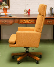 Load image into Gallery viewer, Executive Vintage Office Chair
