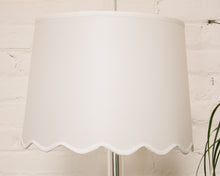 Load image into Gallery viewer, Art Deco 1980’s Table Lamp
