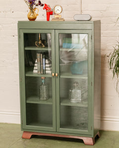 Mint Vintage Shelf