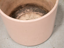 Load image into Gallery viewer, Peach Gainey Pot
