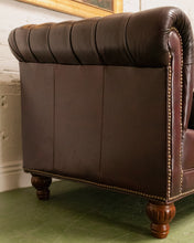 Load image into Gallery viewer, Chesterfield Vintage Sofa-bed
