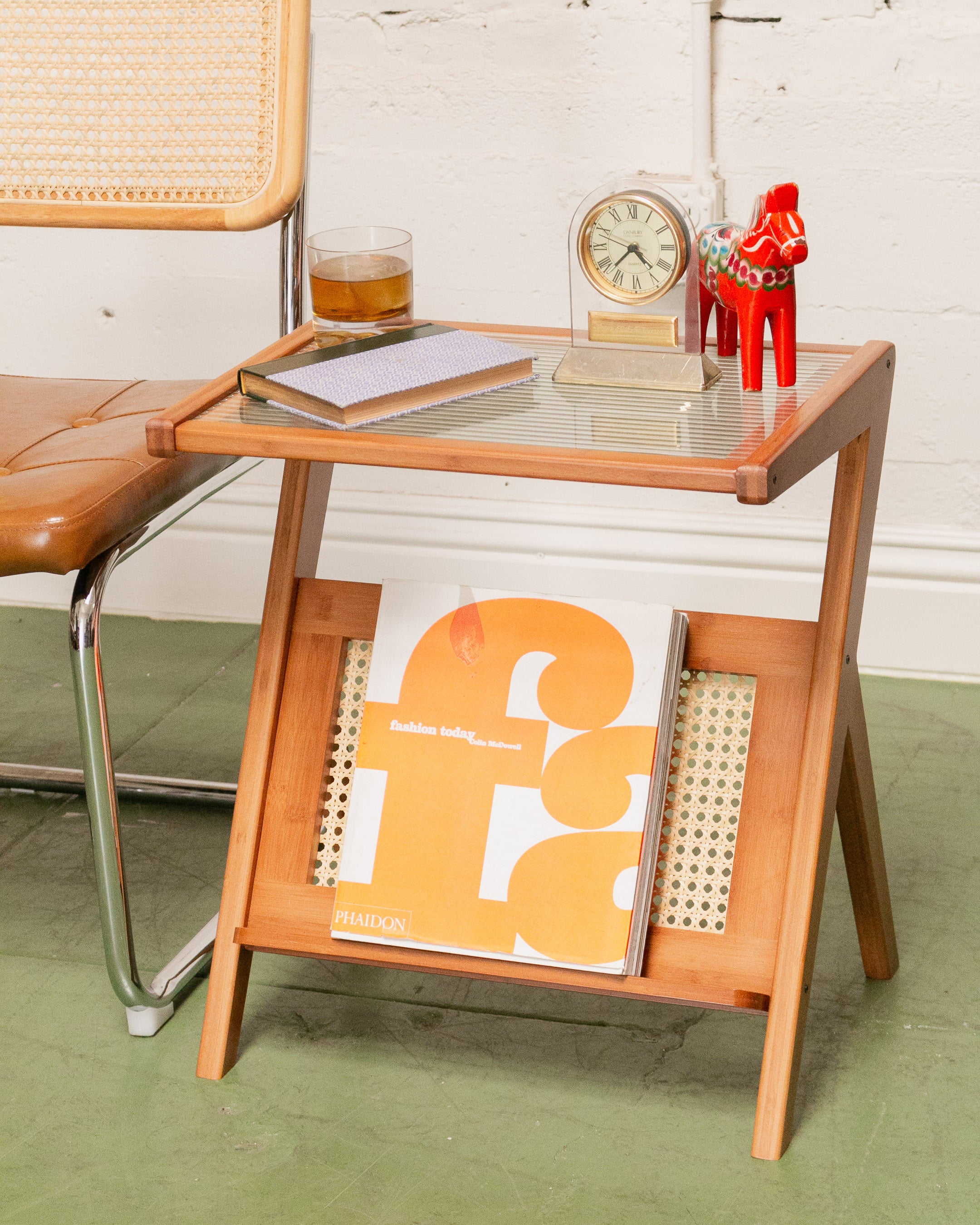 Bean Table 折りたたみ ポストモダン ヴィンテージ レトロ ガラス Walnut Magazine Side Table – Sunbeam Vintage