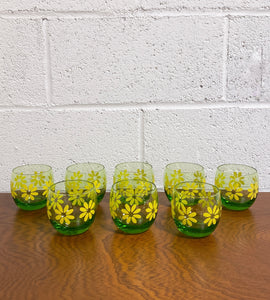Vintage Set of 8 Yellow Daisy Tumblers