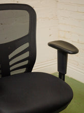 Load image into Gallery viewer, Ergonomic high quality Office Chair
