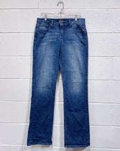 Load image into Gallery viewer, Lucky Brand Extra Long Inseam Jeans (Size 8/ 29 Waist)
