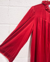 Load image into Gallery viewer, Vintage Long Red Nightgown (16-18)

