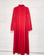 Load image into Gallery viewer, Vintage Long Red Nightgown (16-18)
