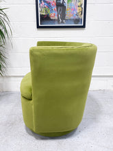 Load image into Gallery viewer, Courtney Chair
