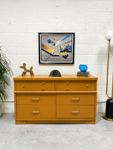 Load image into Gallery viewer, Vintage Butterscotch 6 Drawer Dresser

