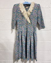 Load image into Gallery viewer, Vintage Floral Dress with Lacey Collar (6)
