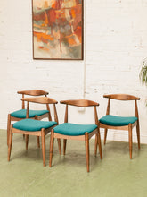 Load image into Gallery viewer, Scandinavian Dining Chair in Teal Velvet
