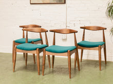 Load image into Gallery viewer, Scandinavian Dining Chair in Teal Velvet
