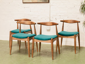 Scandinavian Dining Chair in Teal Velvet