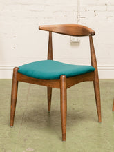 Load image into Gallery viewer, Scandinavian Dining Chair in Teal Velvet
