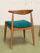 Load image into Gallery viewer, Scandinavian Dining Chair in Teal Velvet
