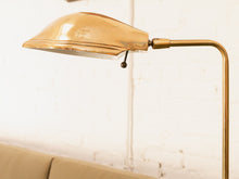 Load image into Gallery viewer, Gold Vintage Shell Lamp
