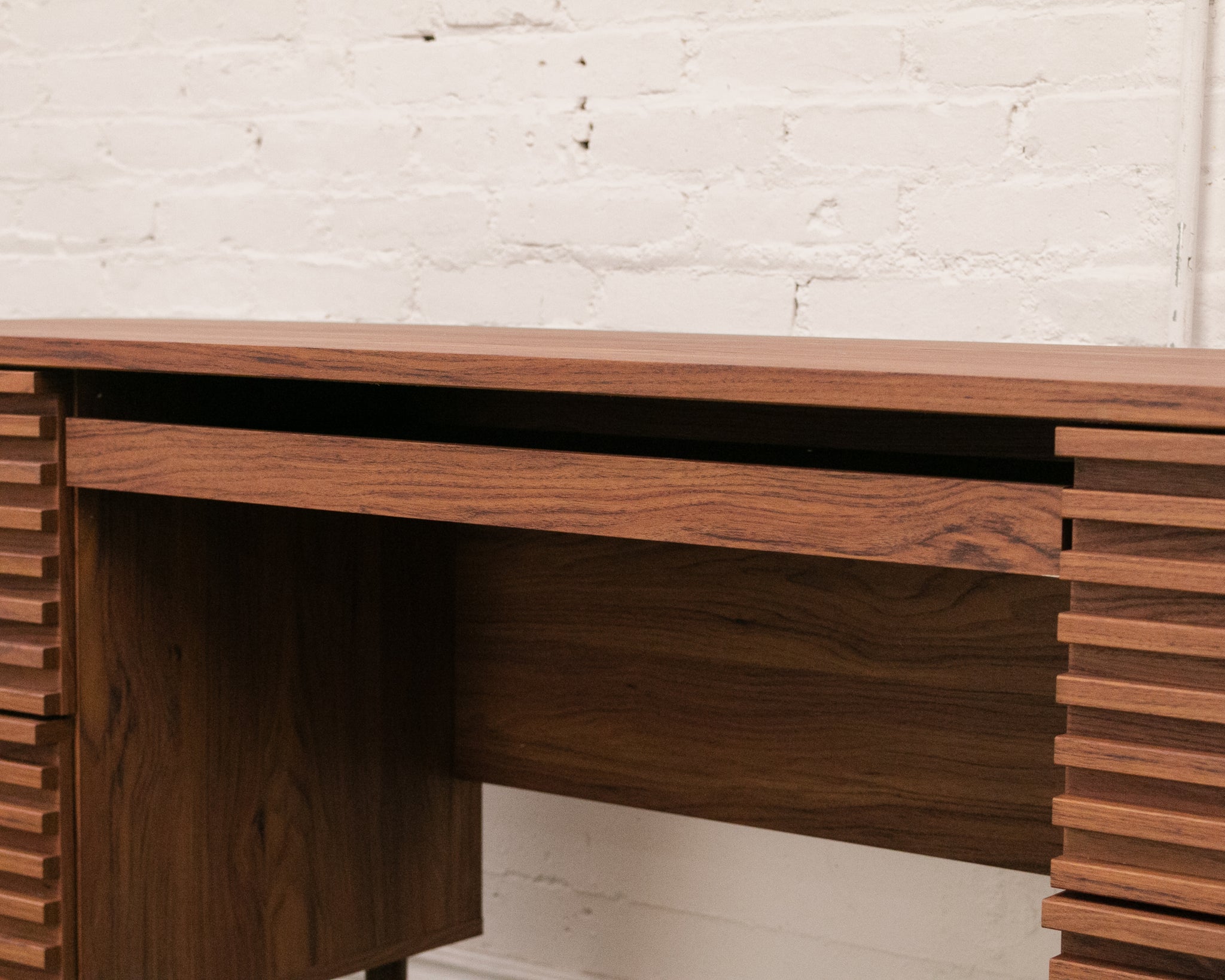 Slat Desk โ Sunbeam Vintage