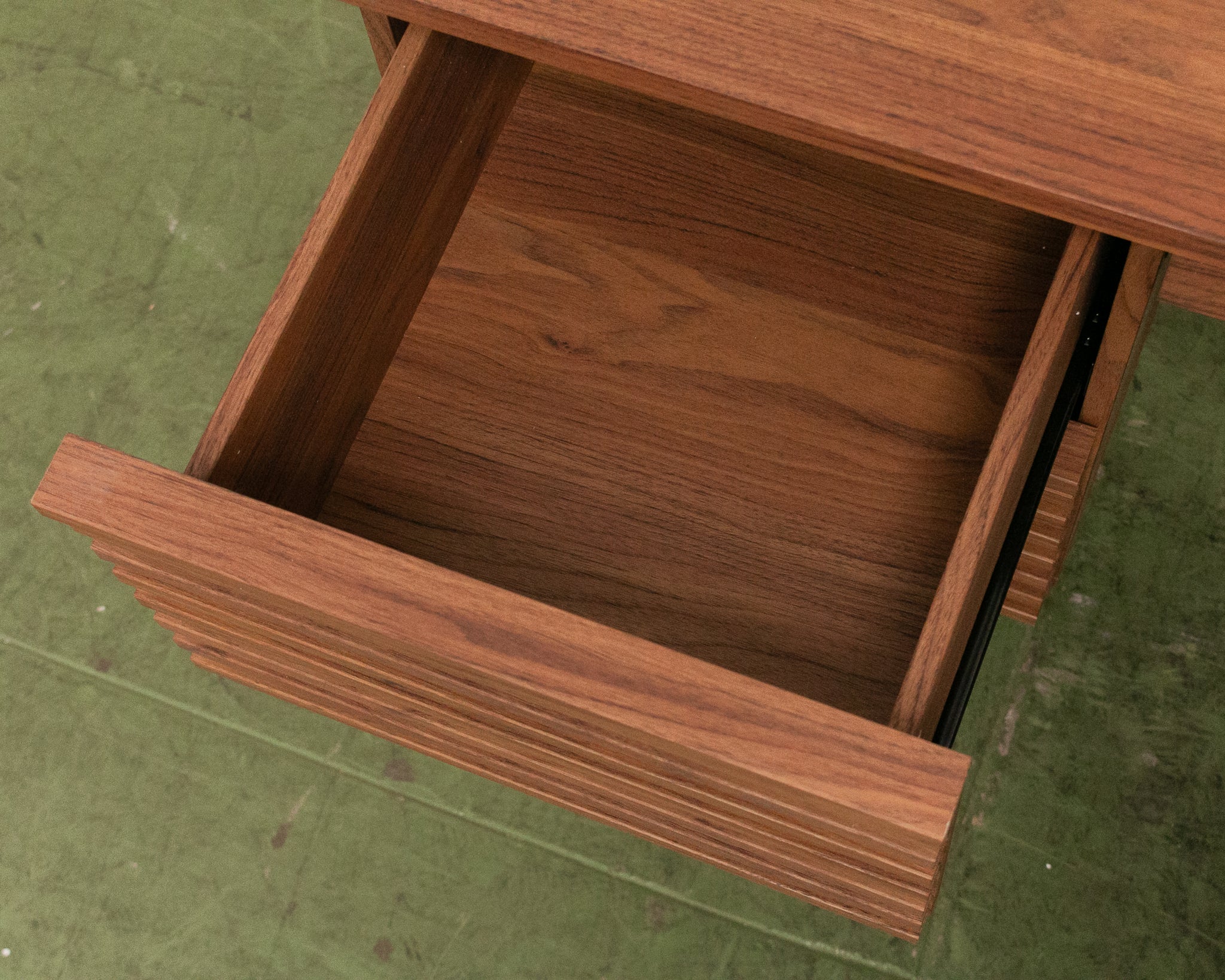Slat Desk โ Sunbeam Vintage