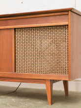 Load image into Gallery viewer, Vintage Stereo Console (non working)
