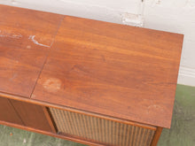 Load image into Gallery viewer, Vintage Stereo Console (non working)
