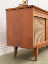 Load image into Gallery viewer, Vintage Stereo Console (non working)
