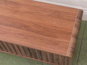 Pauli Credenza