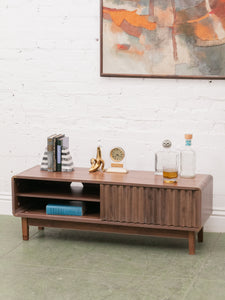 Pauli Credenza