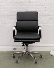 Load image into Gallery viewer, Black Iconic Design Office Chair
