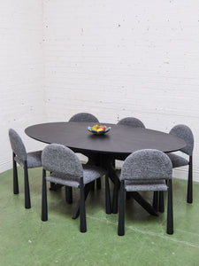 Miles Oval Table in Nior