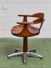 Load image into Gallery viewer, Heywood Wakefield Vintage Rare Chair
